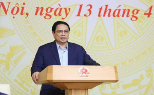 Prime Minister Pham Minh Chinh is making an announcement. (Photo: Duong Giang/VNA)